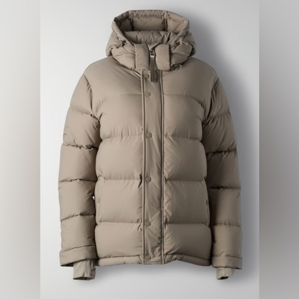 Aritzia TNA The Super Puff - cliMATTE